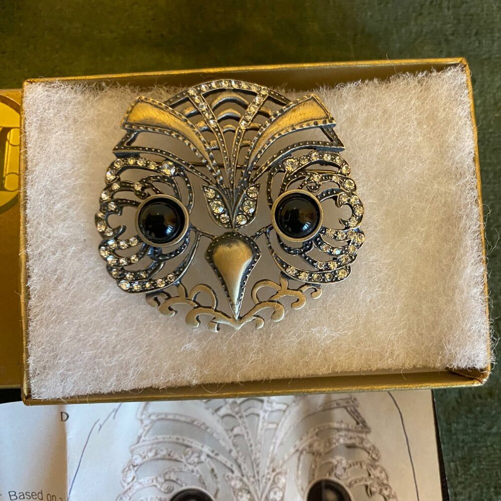 Night Owl Pin from the MET -19th Century French House of Robin - Picture 2 of 5